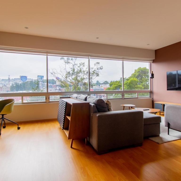 2BR Santa Fe Style & Comfort with Gym & Parking - Apartment - 10