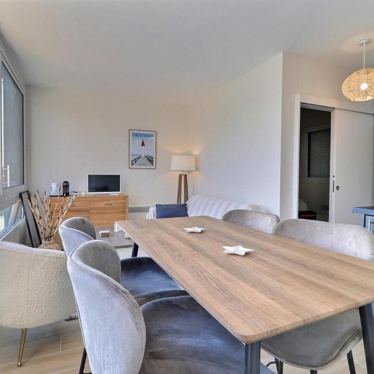 Sublime apartment facing the Port & Planches - Appartement - 4
