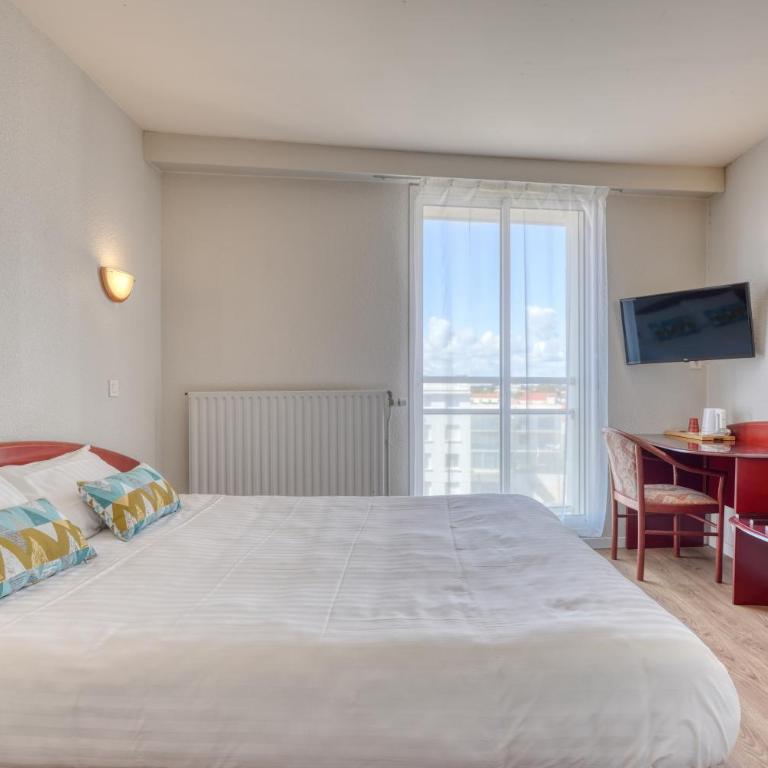 Hotel La Corniche - Chambre Double Confort - Vue Latérale sur Mer - 5