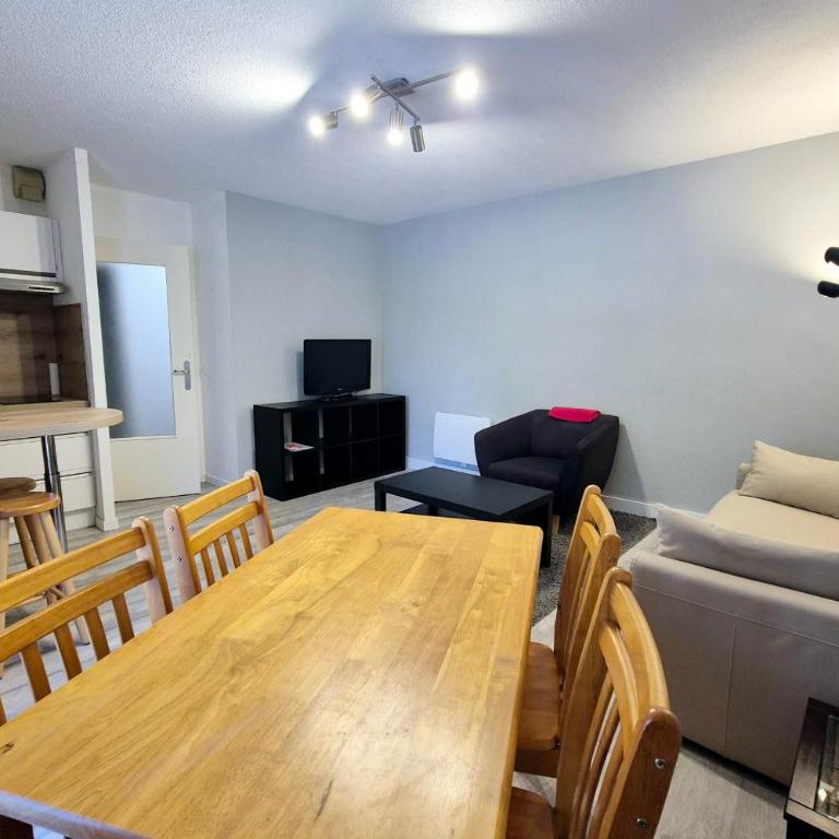 Charmant appartement au Revard Idéal pour 4 personnes au pied des pistes - Apartment - 2