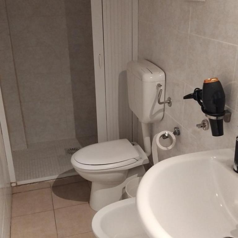 BED&FLY NEAR AIRPORT CATANIA FONTANAROSSA BAGNO PRIVATO In CAMERA - Double Room with Private Bathroom - 6