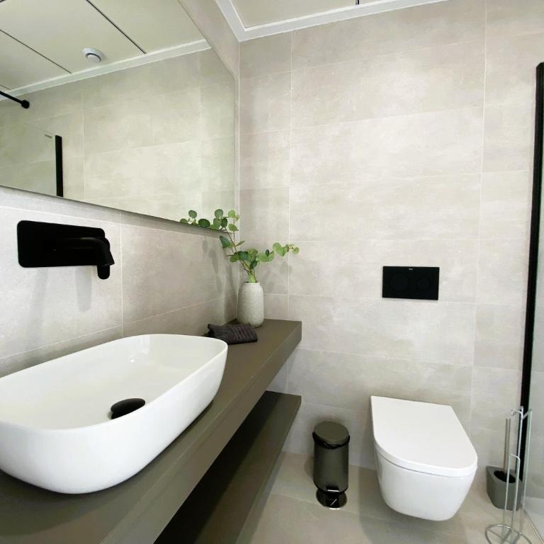LUXURY VILLA SEVEN LAKES SANTA ROSALIA RESORT by PREMIUM SPAIN PROPERTIES - Villa - 17