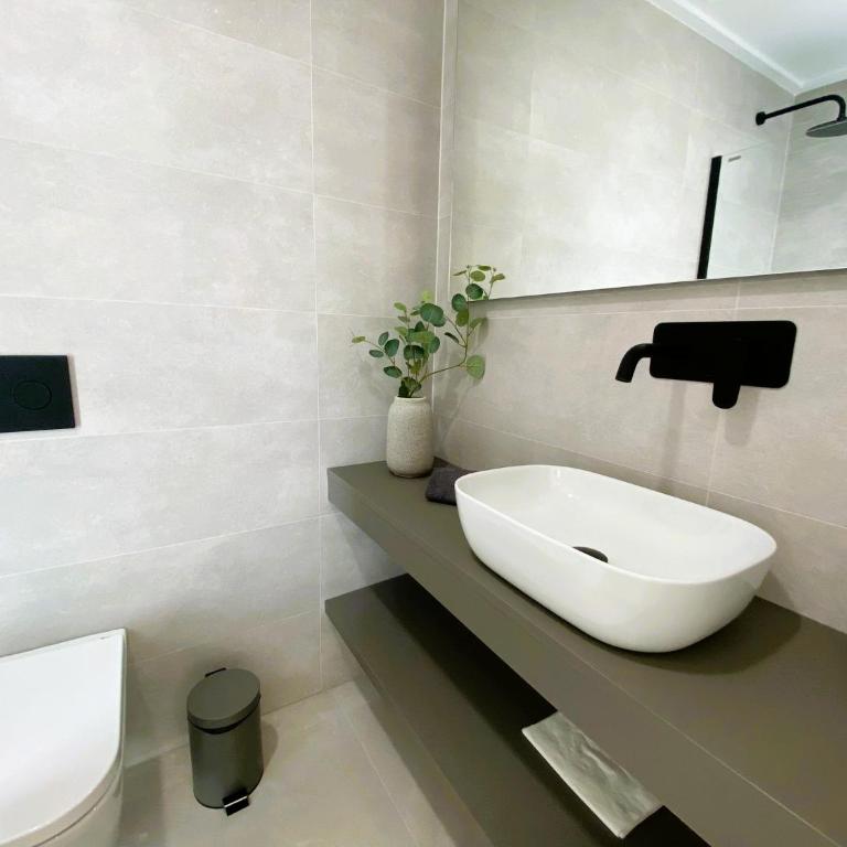 LUXURY VILLA SEVEN LAKES SANTA ROSALIA RESORT by PREMIUM SPAIN PROPERTIES - Villa - 20