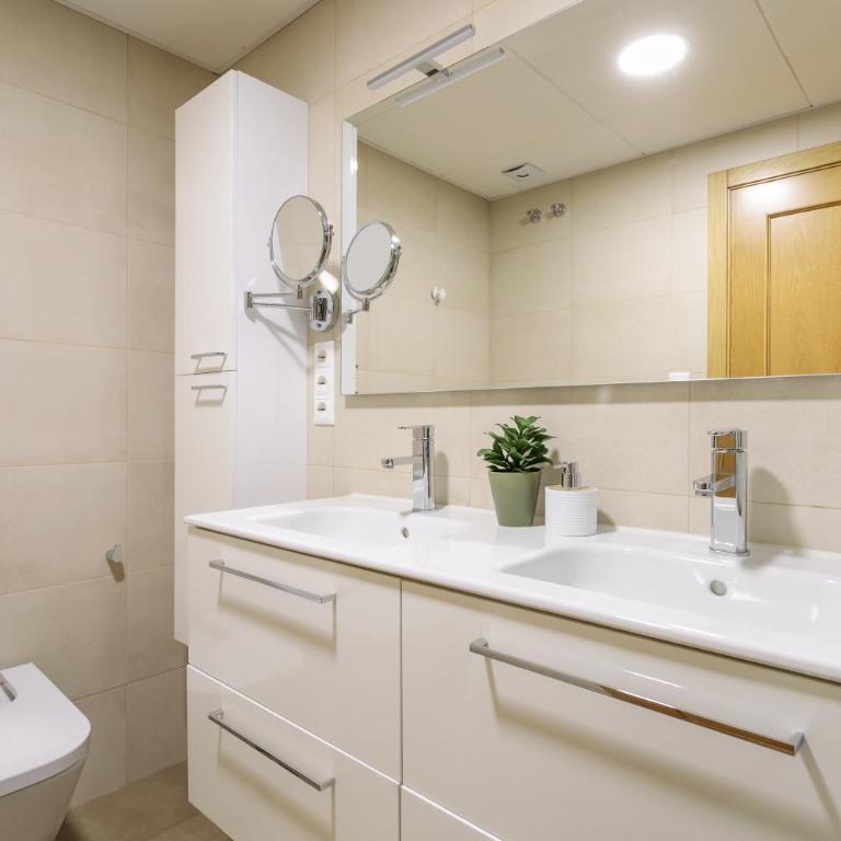 Maikran Signature Exclusive Town Hall Apartment - Apartment - 23