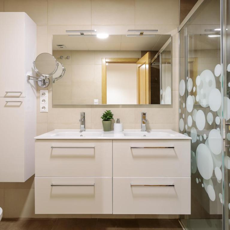 Maikran Signature Exclusive Town Hall Apartment - Apartment - 21