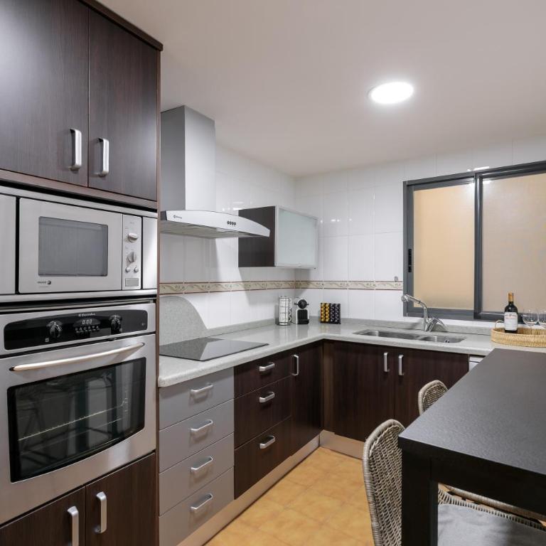 Maikran Signature Exclusive Town Hall Apartment - Apartment - 4