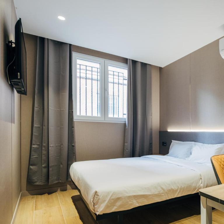 Hotel Golden Madrid - Double Room - 17