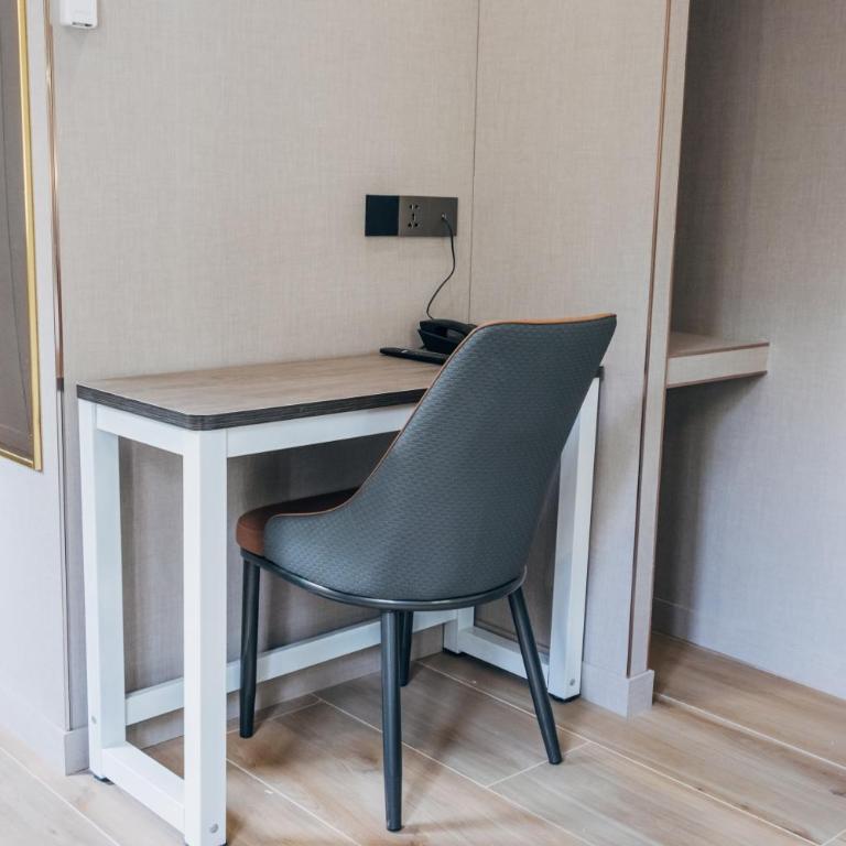 Hotel Golden Madrid - Deluxe Double Room - 4