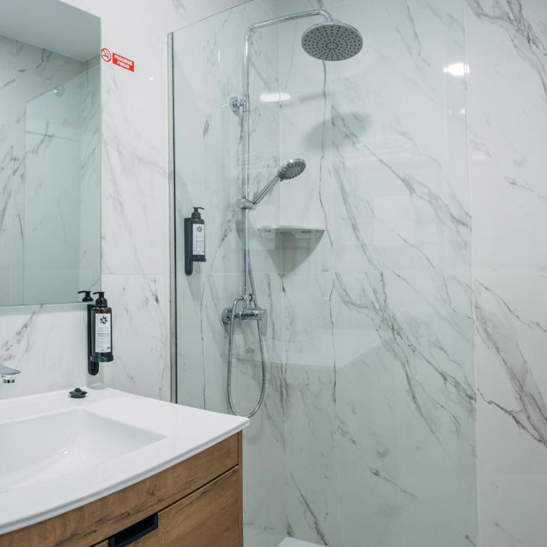 Hotel Golden Madrid - Large Double Room - 7