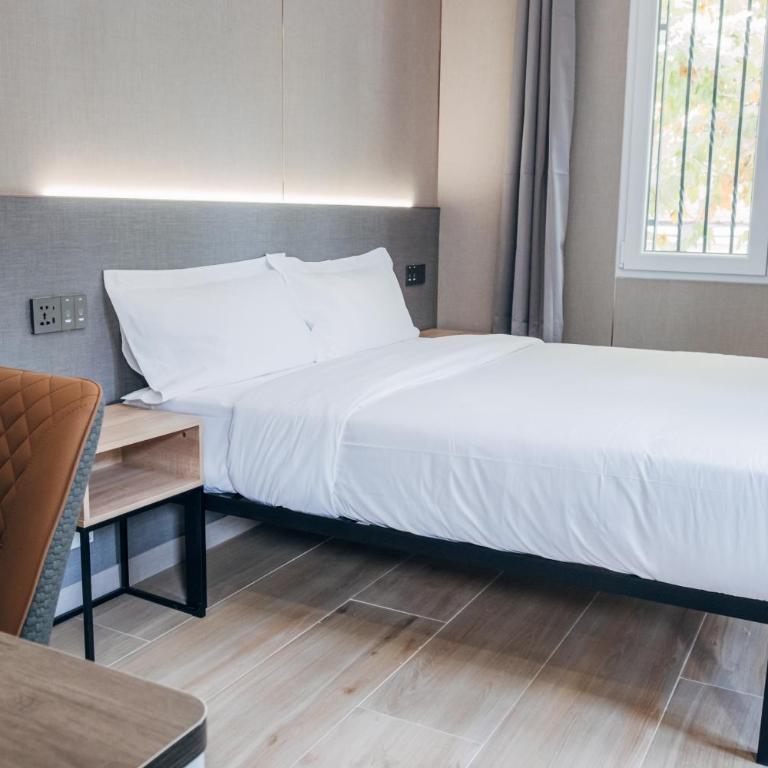 Hotel Golden Madrid - Deluxe Double Room - 6