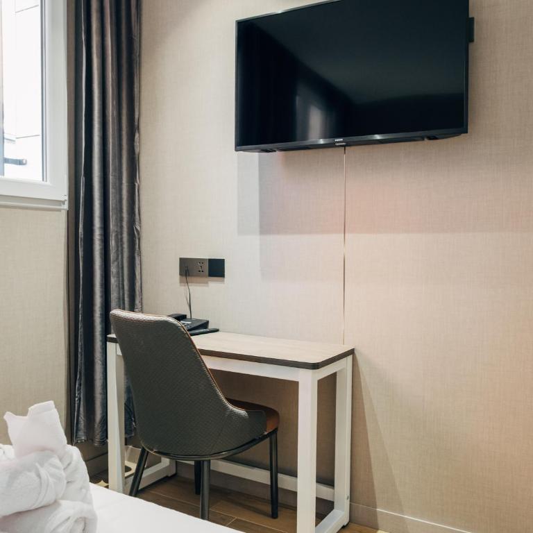 Hotel Golden Madrid - Twin Room - 7