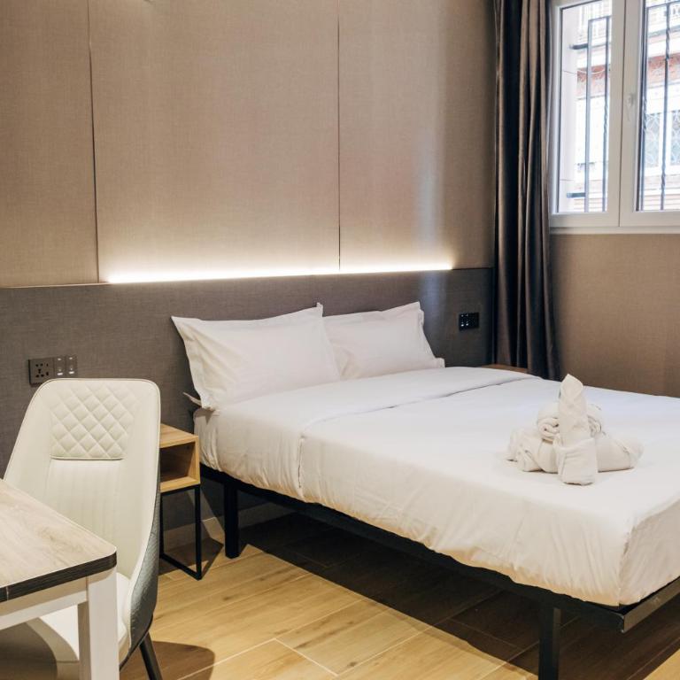 Hotel Golden Madrid - Double Room - 18