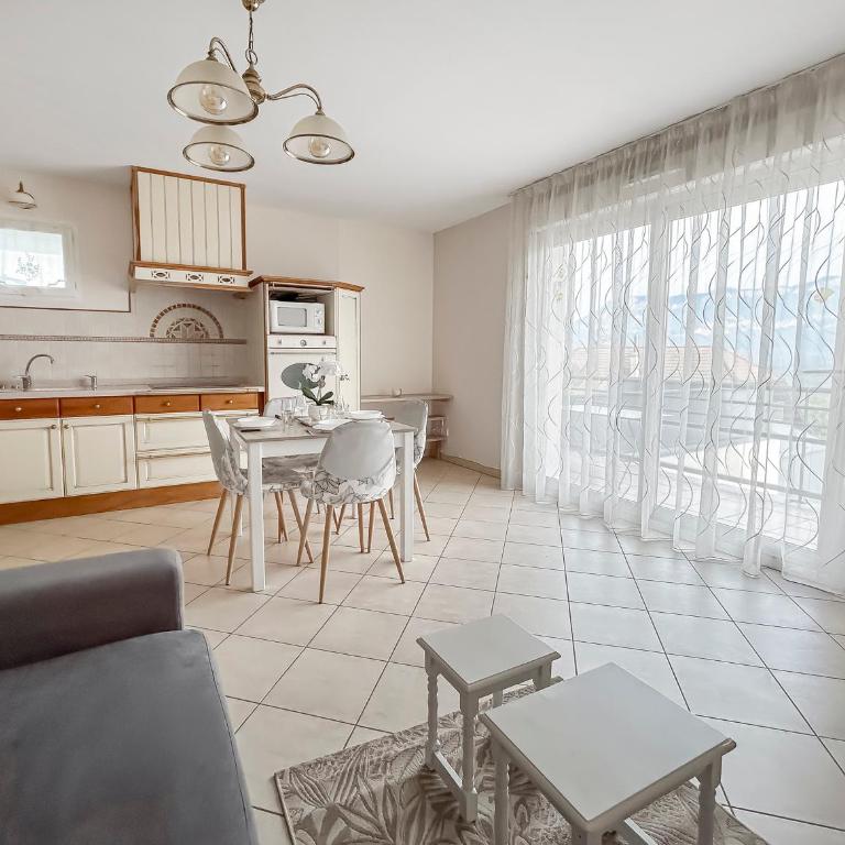 Terrasse, Parking privé, Vue lac & montagne - Appartement 1 Chambre avec Balcon - 2