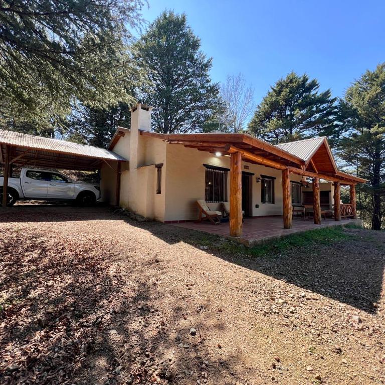 Casa de Campo a metros del rio en las Sierras de Cordoba - Casa de 4 dormitorios - 1