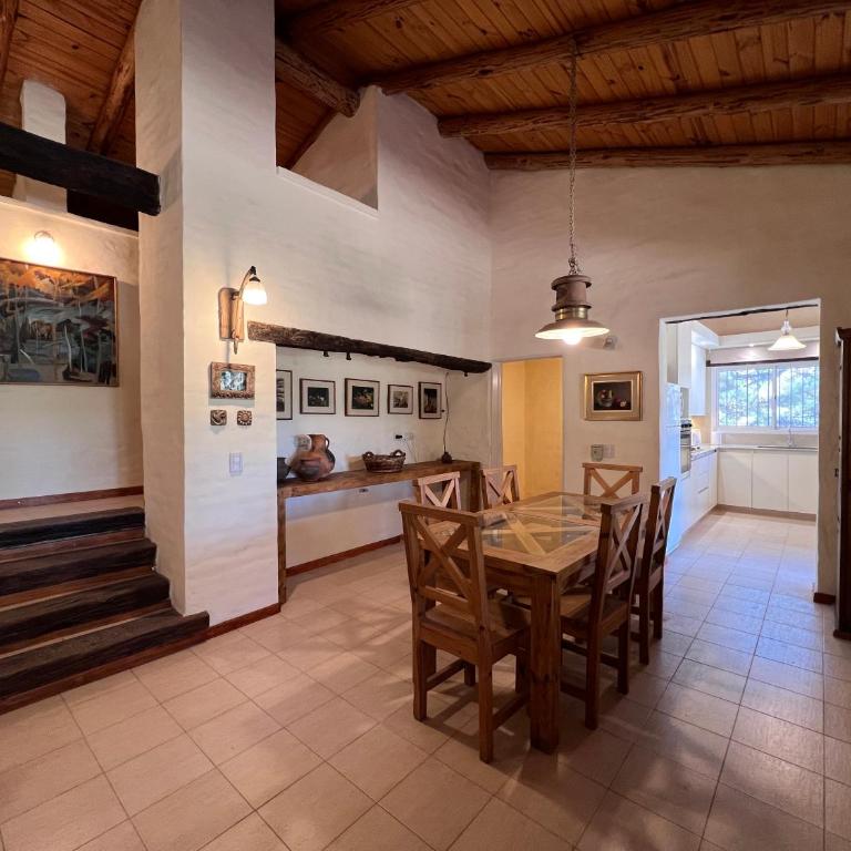 Casa de Campo a metros del rio en las Sierras de Cordoba - Casa de 4 dormitorios - 8