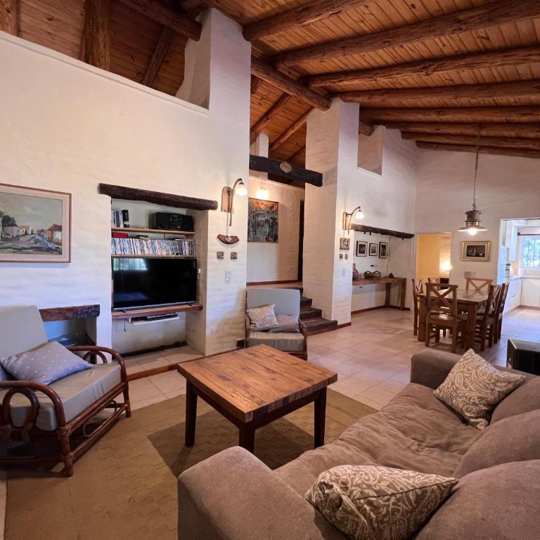 Casa de Campo a metros del rio en las Sierras de Cordoba - Casa de 4 dormitorios - 9