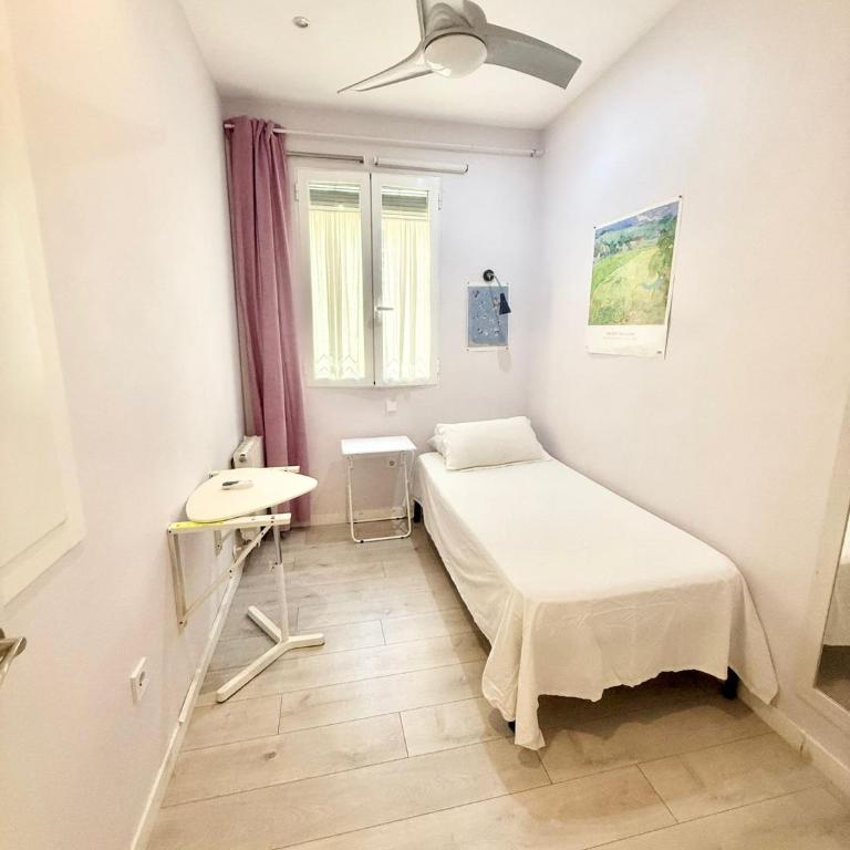 Metro Legazpi 03 AMCH Hospedaje - Two-Bedroom Apartment - 3