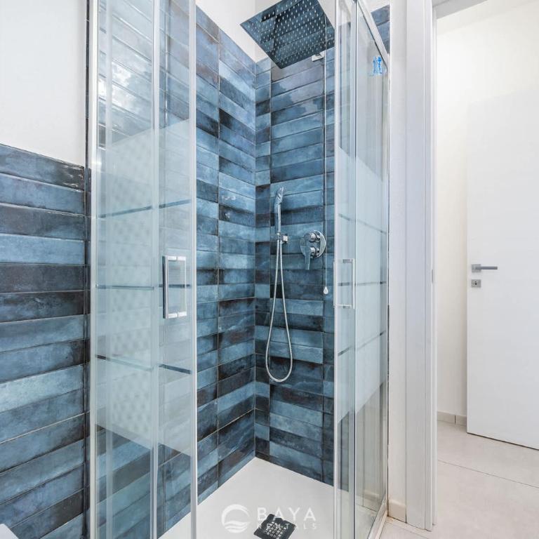 Modern 2BR Retreat in Pula - Bright & Quiet - Appartamento - 17