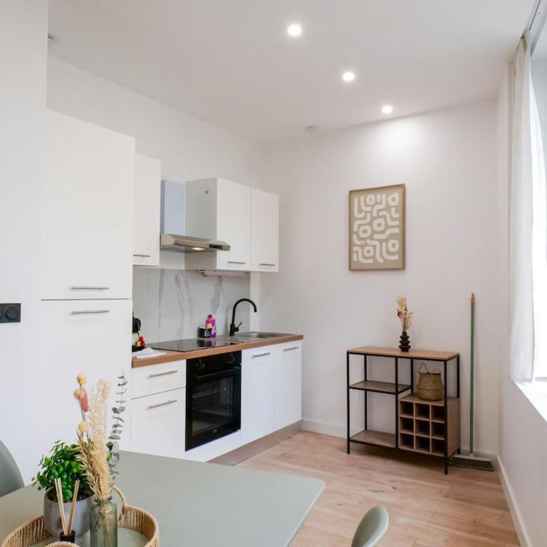 Le Chenavard I-hyper centre-Central air conditioning - One-Bedroom Apartment - 14