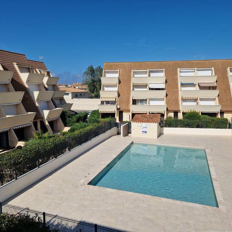 Appartement 4 couchages avec clim, terrasse, piscine et accès direct à la mer - FR-1-387-192 - Appartamento - 1