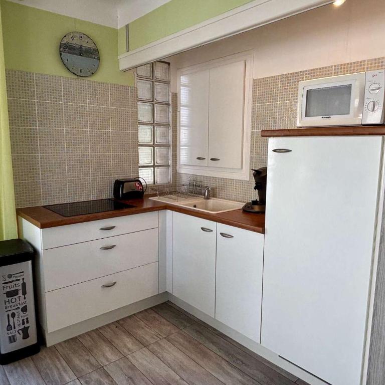 Appartement deux pièces climatisé situé au centre plage -AR110-108 - Apartment - 9