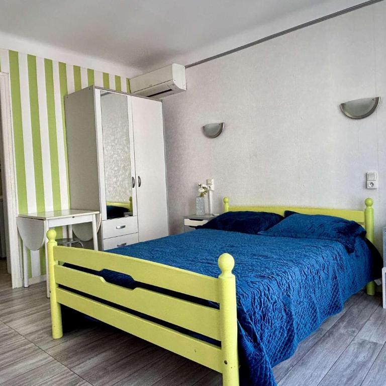 Appartement deux pièces climatisé situé au centre plage -AR110-108 - Apartment - 12