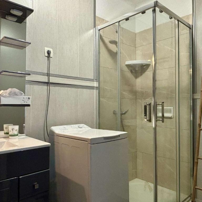 Appartement deux pièces climatisé situé au centre plage -AR110-108 - Apartment - 13