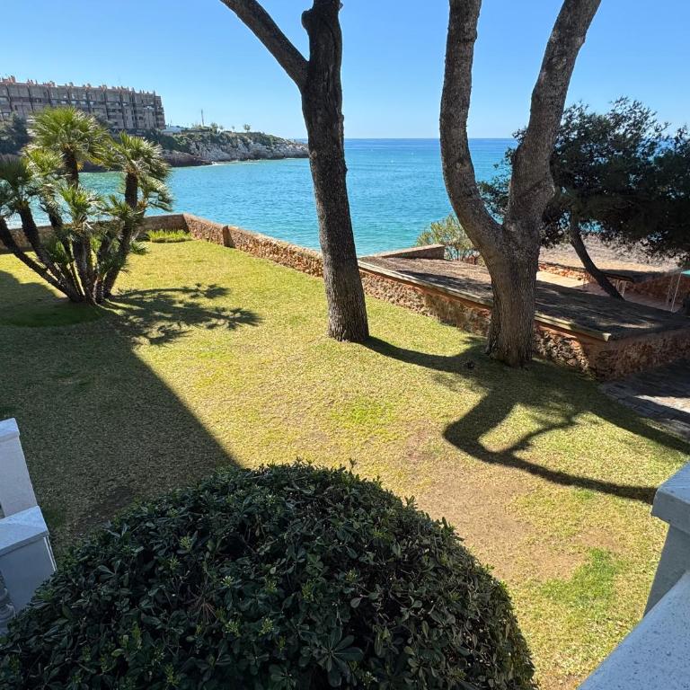 Piso Castell con vistas al mar, piscina en la primera linea - Apartment - 31