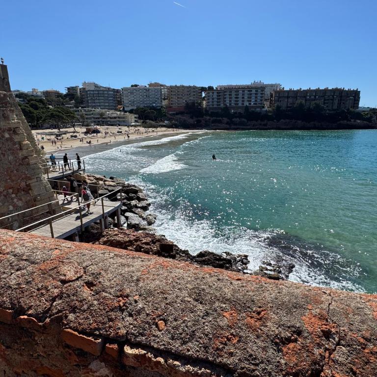 Piso Castell con vistas al mar, piscina en la primera linea - Apartment - 35