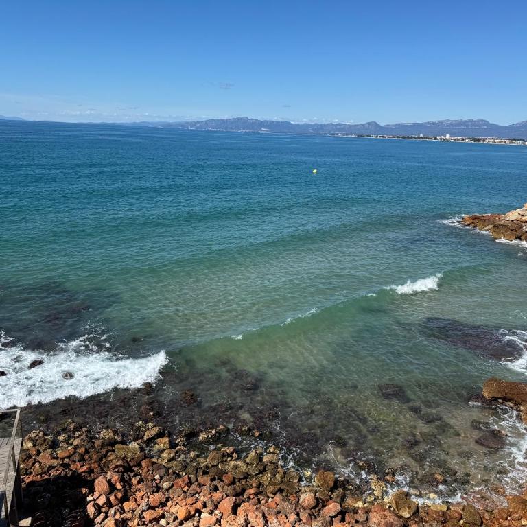 Piso Castell con vistas al mar, piscina en la primera linea - Apartment - 41