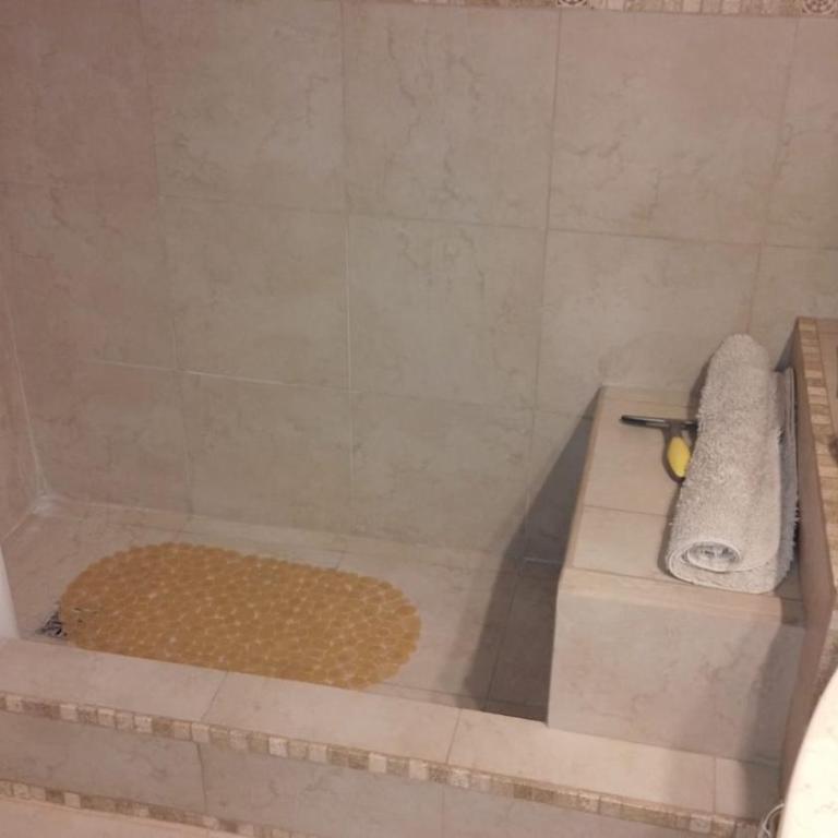 Vista a la Plaza Dpto Cris Aloha Host - Three-Bedroom Apartment - 17