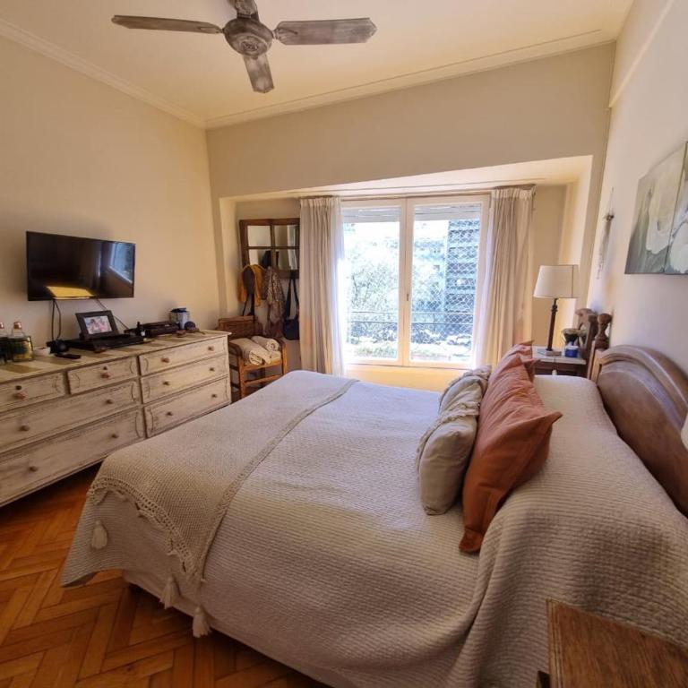 Vista a la Plaza Dpto Cris Aloha Host - Three-Bedroom Apartment - 21