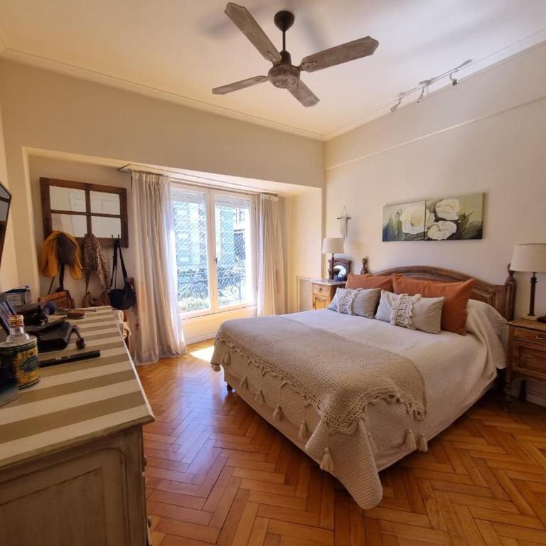 Vista a la Plaza Dpto Cris Aloha Host - Three-Bedroom Apartment - 23