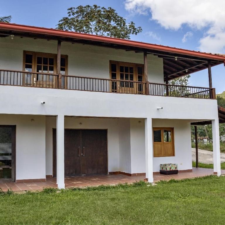 Entre Cafetales - Four-Bedroom House - 12