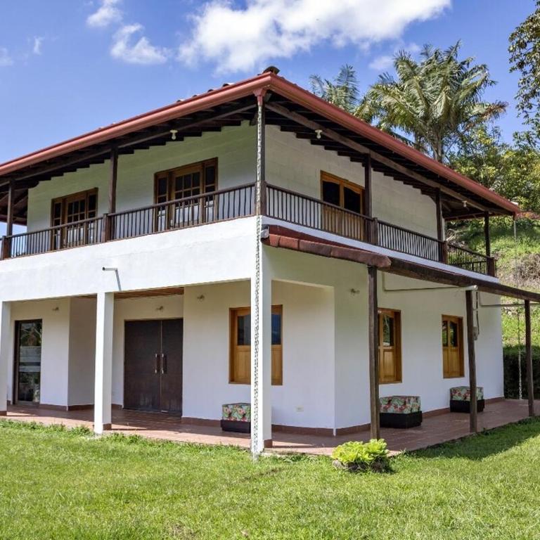 Entre Cafetales - Four-Bedroom House - 13