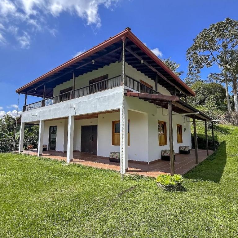 Entre Cafetales - Four-Bedroom House - 17