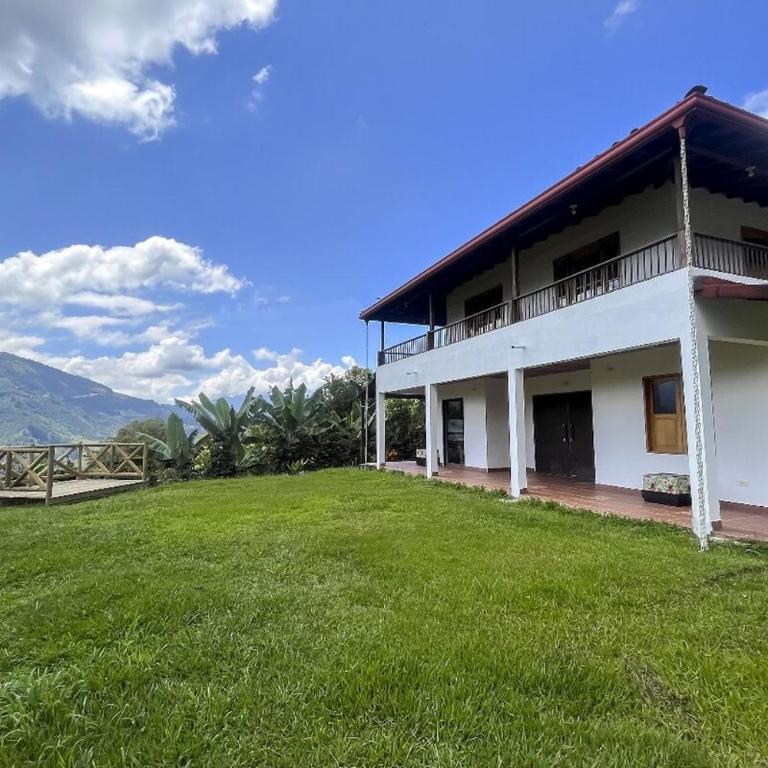 Entre Cafetales - Four-Bedroom House - 18