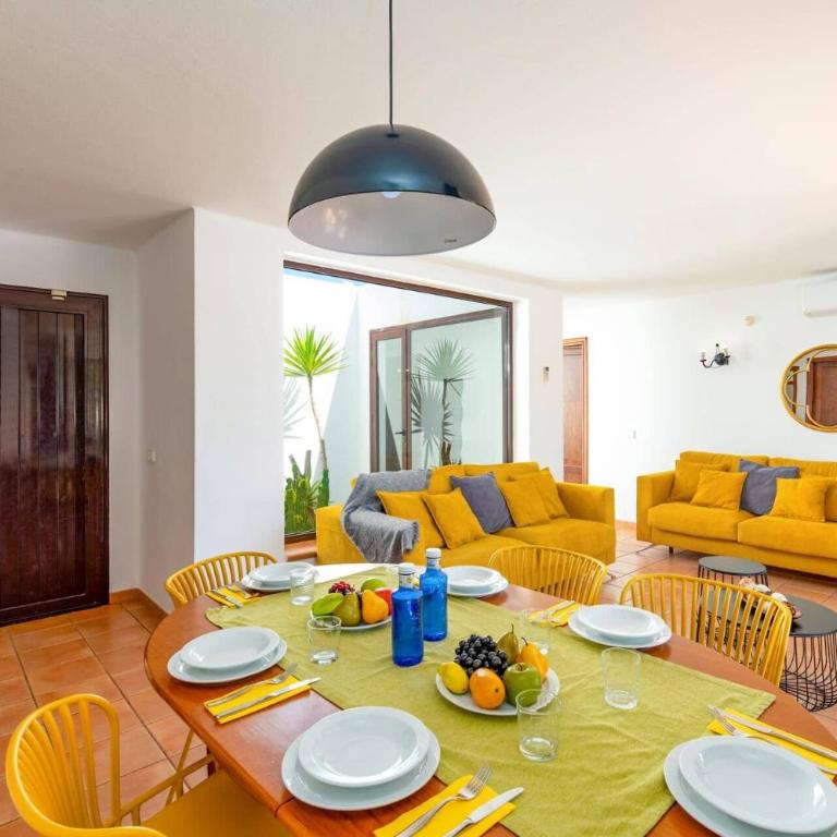 Villa Flamingo by Villa Plus - Villa - 9