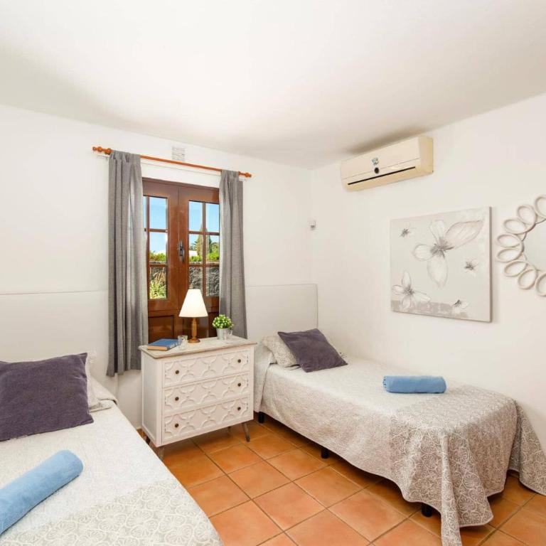Villa Flamingo by Villa Plus - Villa - 13