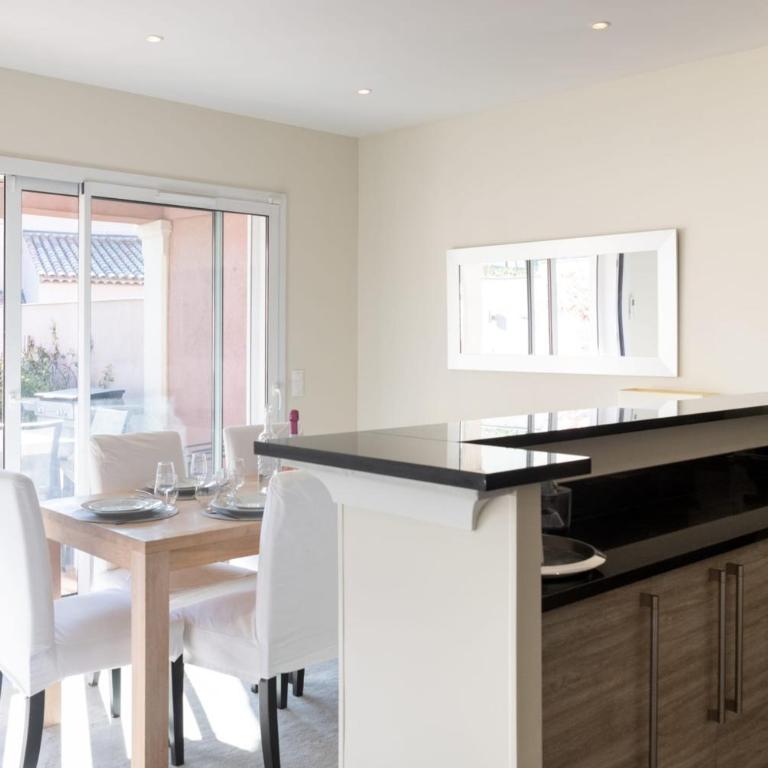 Very bright villa with garden and terrace - Ferienhaus - 5