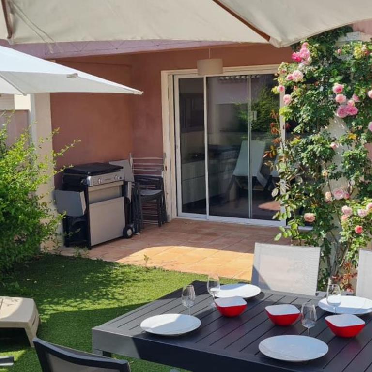 Very bright villa with garden and terrace - Ferienhaus - 2