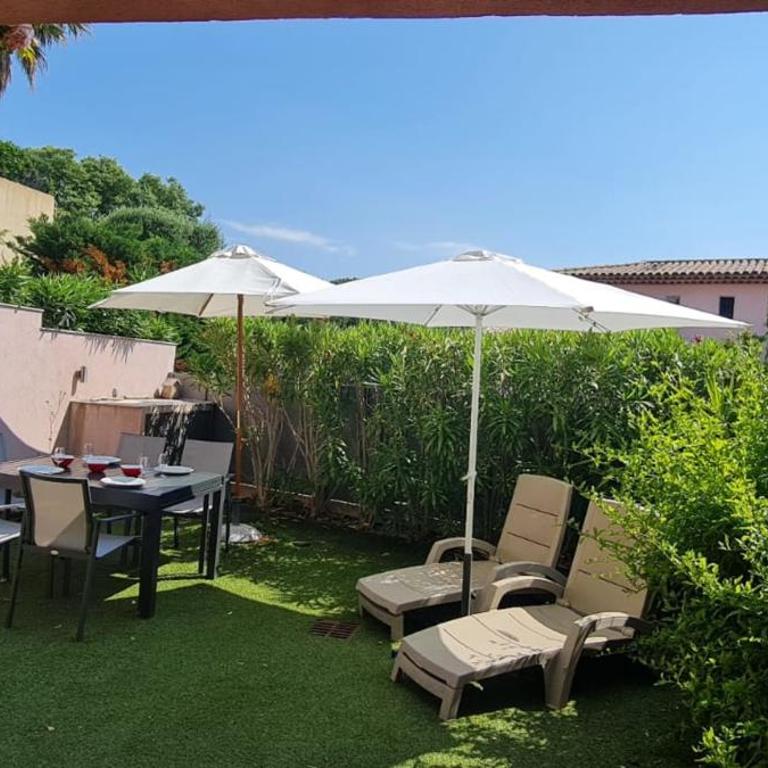 Very bright villa with garden and terrace - Ferienhaus - 1
