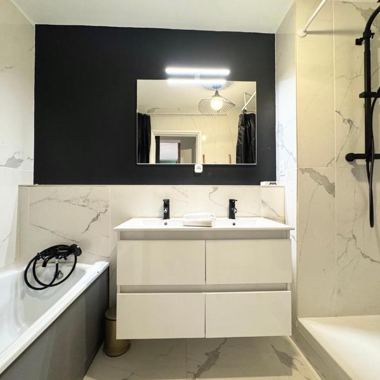 Chez Angèle, avec Parking et Balcon, Centre de Rennes - Appartamento con 3 Camere da Letto e con Balcone - 3