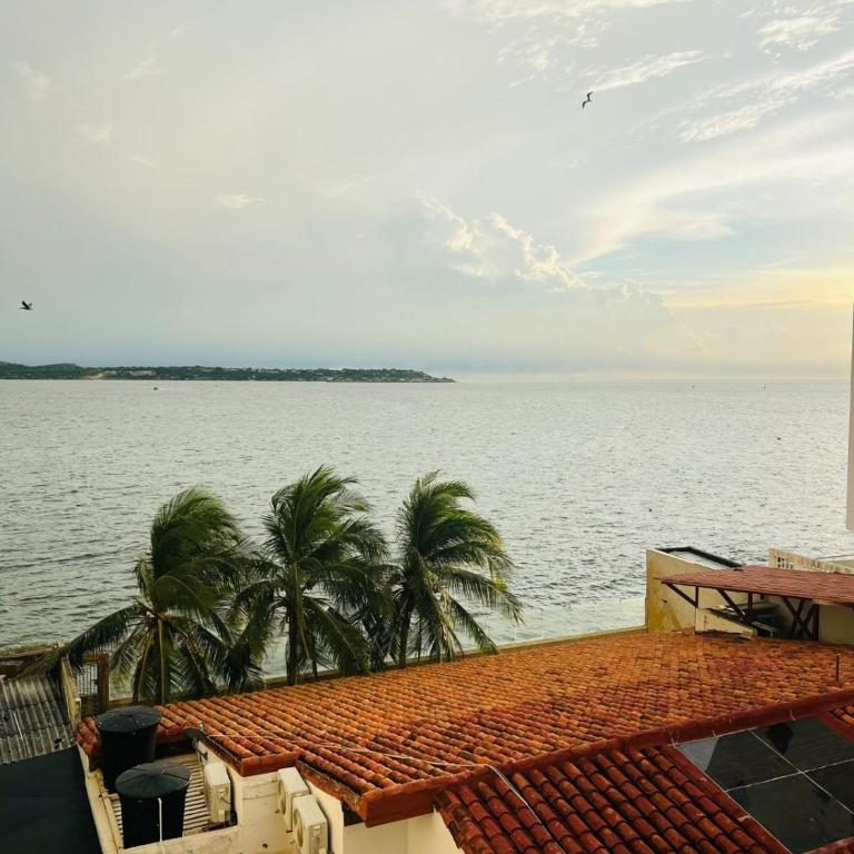 Vista Marinare Laguito - Three-Bedroom Apartment with Balcony - 1