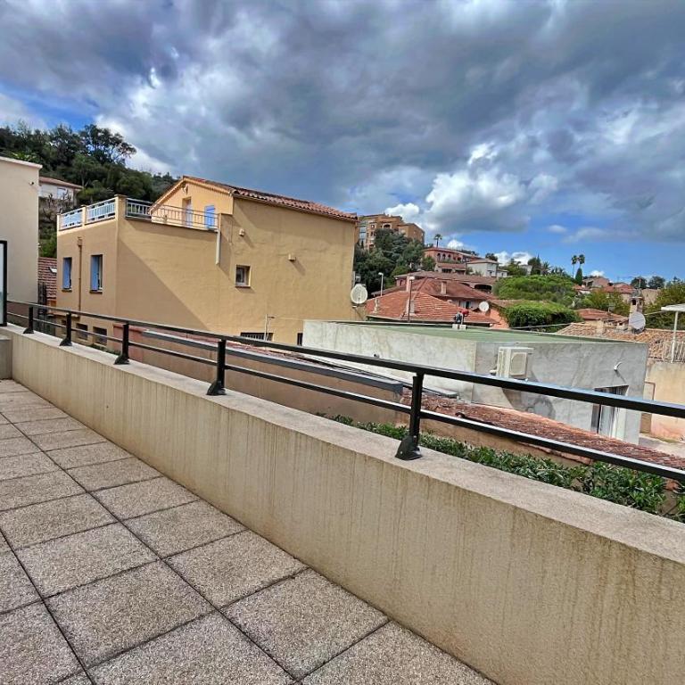 Charmant appart 3 pièces rénové centre plages à 5 minutes - Appartement - 16