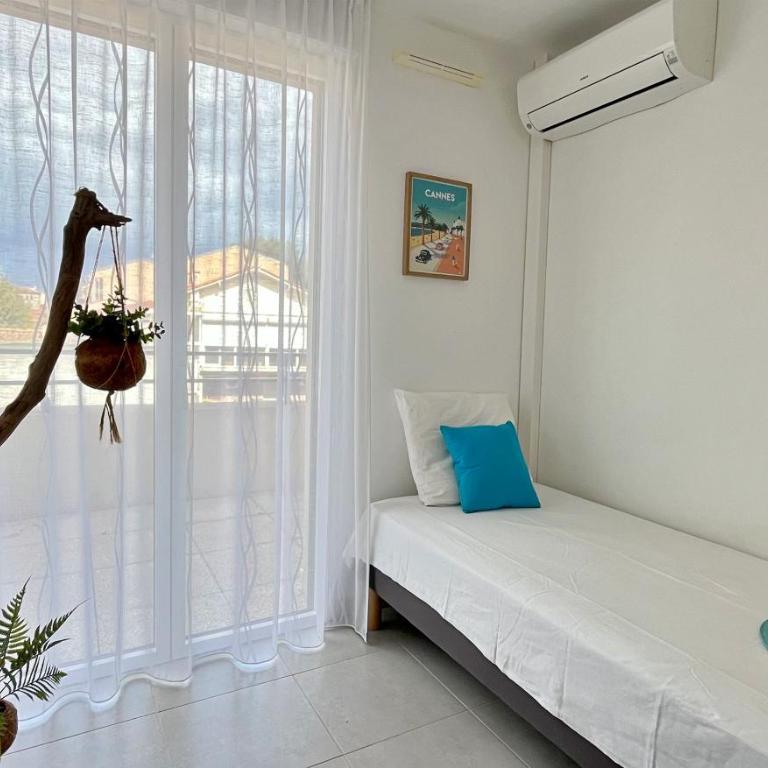 Charmant appart 3 pièces rénové centre plages à 5 minutes - Appartement - 12