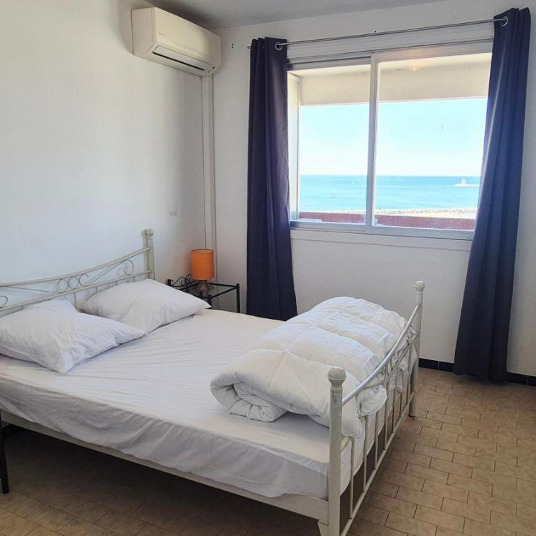 Appartement vue mer exceptionnelle plage à 1 min, parking privé, 6 pers - Two-Bedroom Apartment - 4