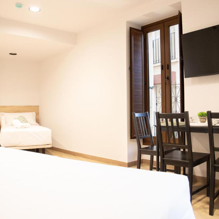Inkigo Rooms - Dreibettzimmer mit Balkon - 3