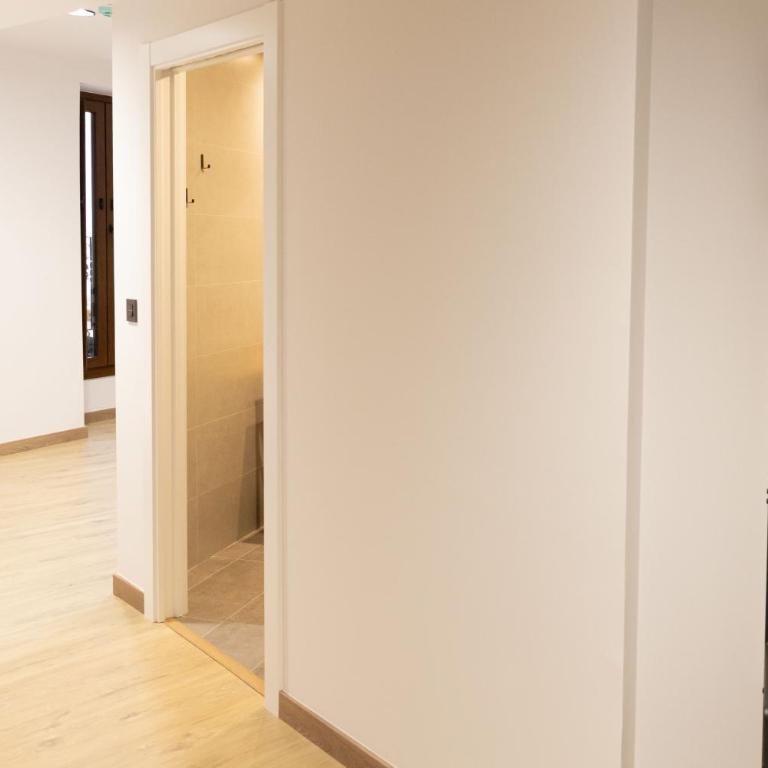 Inkigo Rooms - Dreibettzimmer mit Balkon - 5