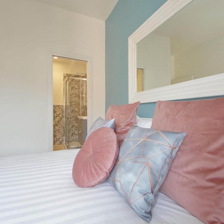 Spacious and cozy apartment near Metro A - Appartamento - 22
